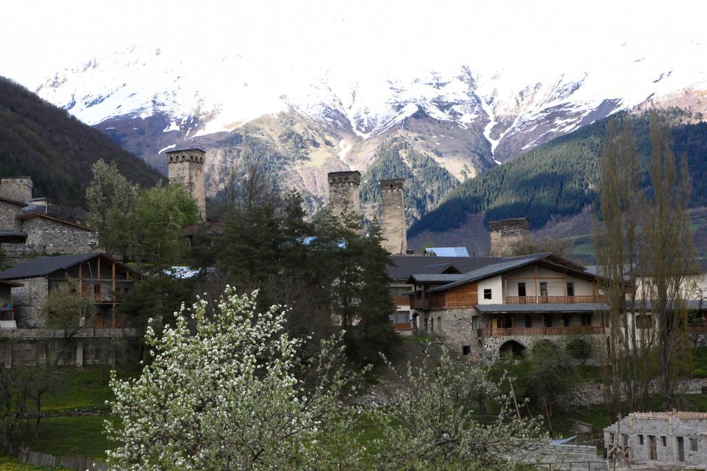 Hotel Mushkudiani Manor Mestia Exterior foto